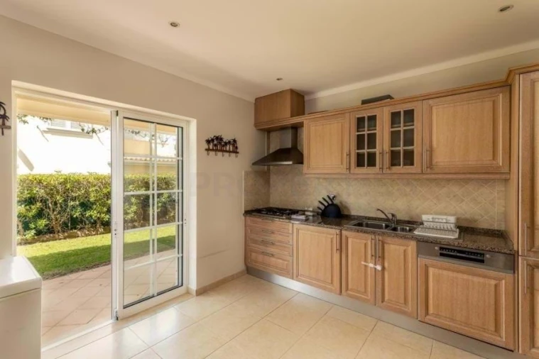 Moradia T4 para Venda em Almancil Foto 24