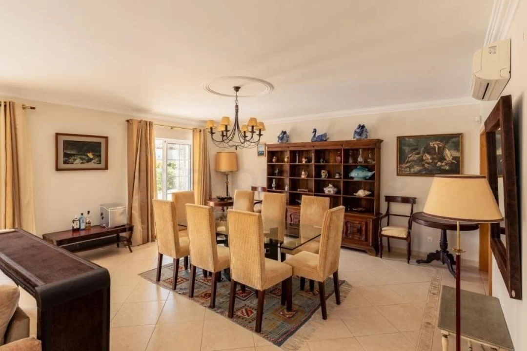 Moradia T4 para Venda em Almancil Foto 26