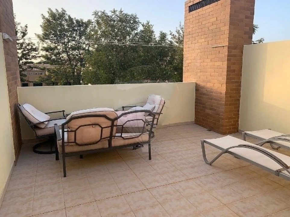 Moradia T4 para Venda em Quarteira Foto 5