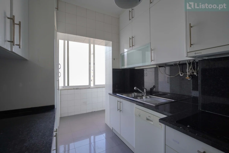 Apartamento T4 para Venda em Lumiar Foto 24