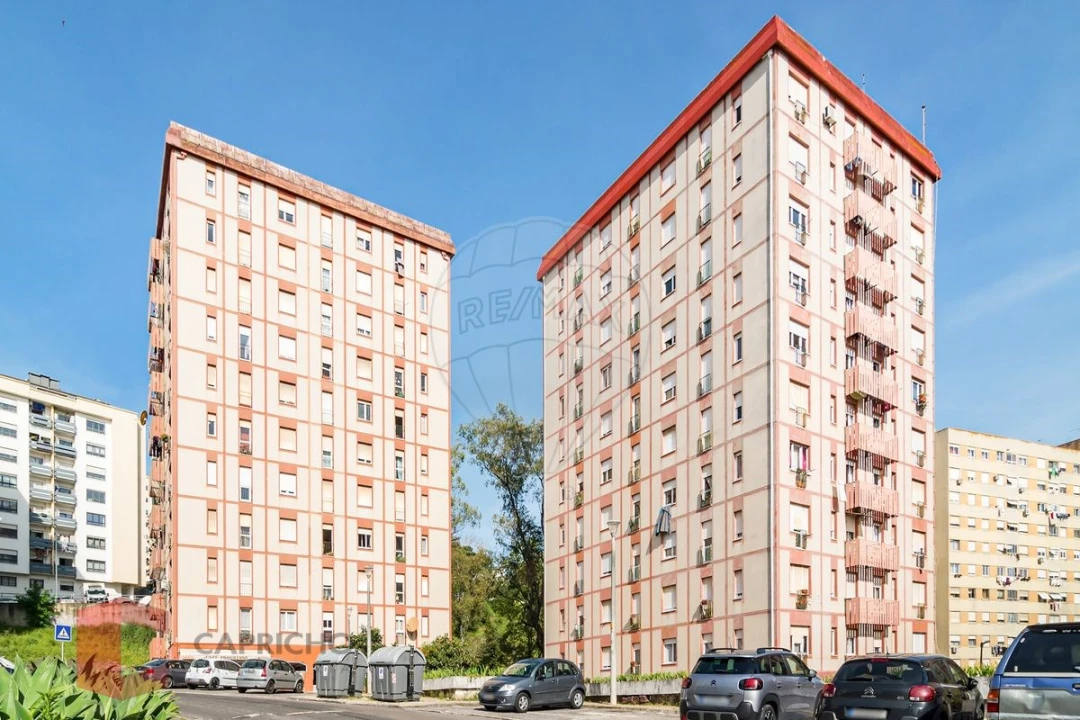 Apartamento T3 para Venda em Santo António dos Cavaleiros e Frielas Foto 12