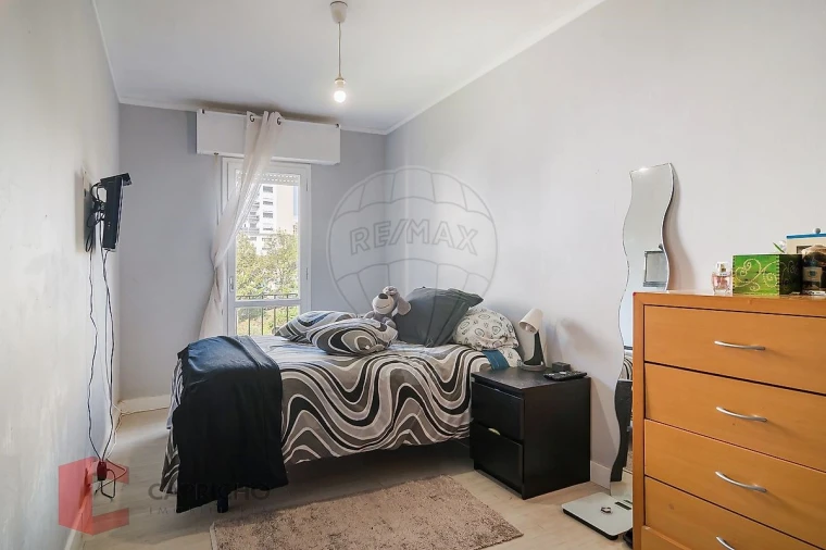 Apartamento T3 para Venda em Santo António dos Cavaleiros e Frielas Foto 8