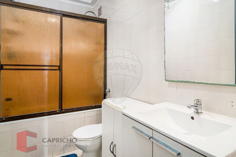 Apartamento T3 para Venda em Santo António dos Cavaleiros e Frielas Foto 10