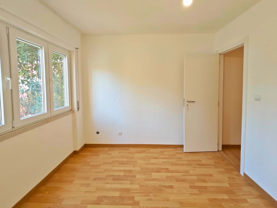 Apartamento T7 para Venda em Santo António dos Cavaleiros e Frielas Foto 15