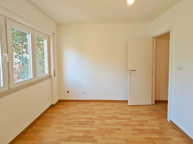 Apartamento T7 para Venda em Santo António dos Cavaleiros e Frielas Foto 15