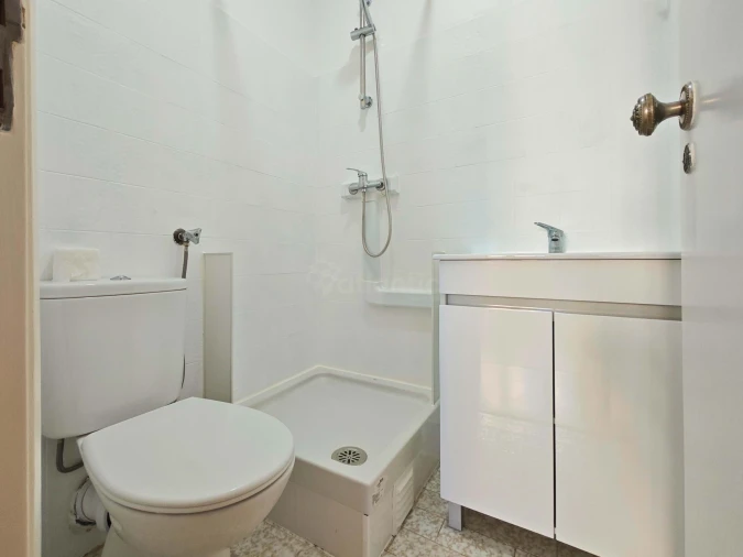 Apartamento T7 para Venda em Santo António dos Cavaleiros e Frielas Foto 4