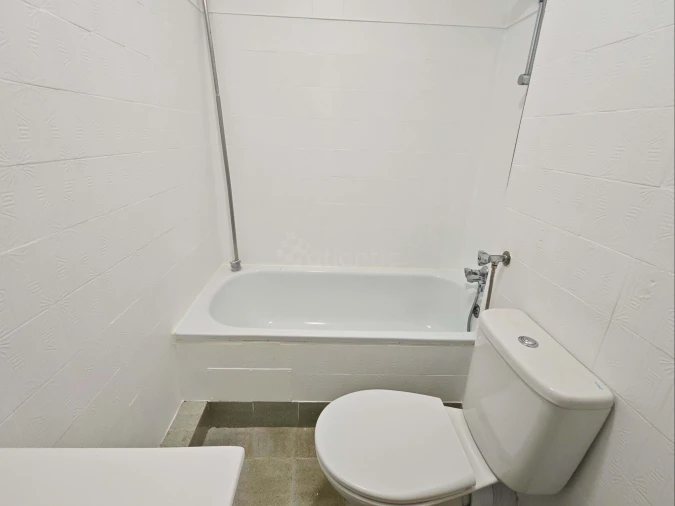 Apartamento T7 para Venda em Santo António dos Cavaleiros e Frielas Foto 24