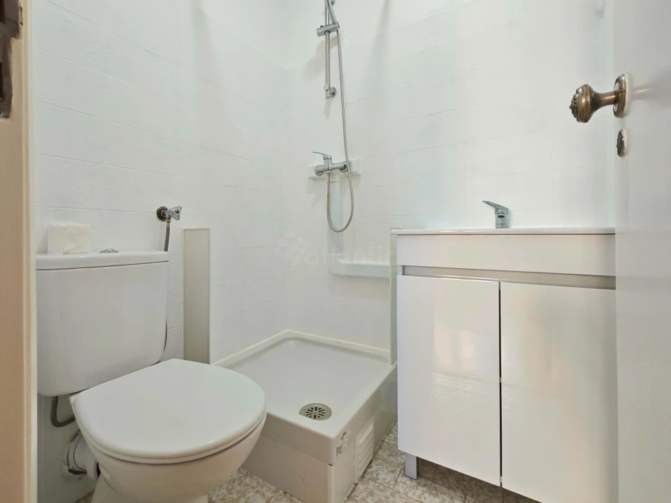 Apartamento T7 para Venda em Santo António dos Cavaleiros e Frielas Foto 4