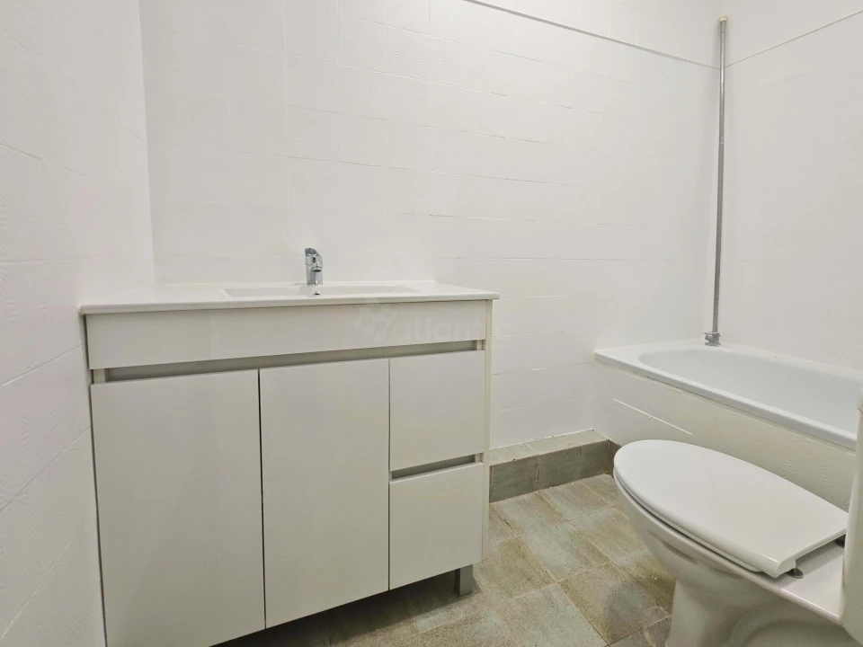 Apartamento T7 para Venda em Santo António dos Cavaleiros e Frielas Foto 23