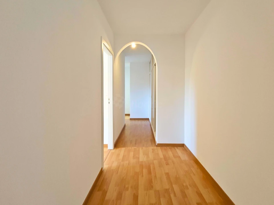 Apartamento T7 para Venda em Santo António dos Cavaleiros e Frielas Foto 7