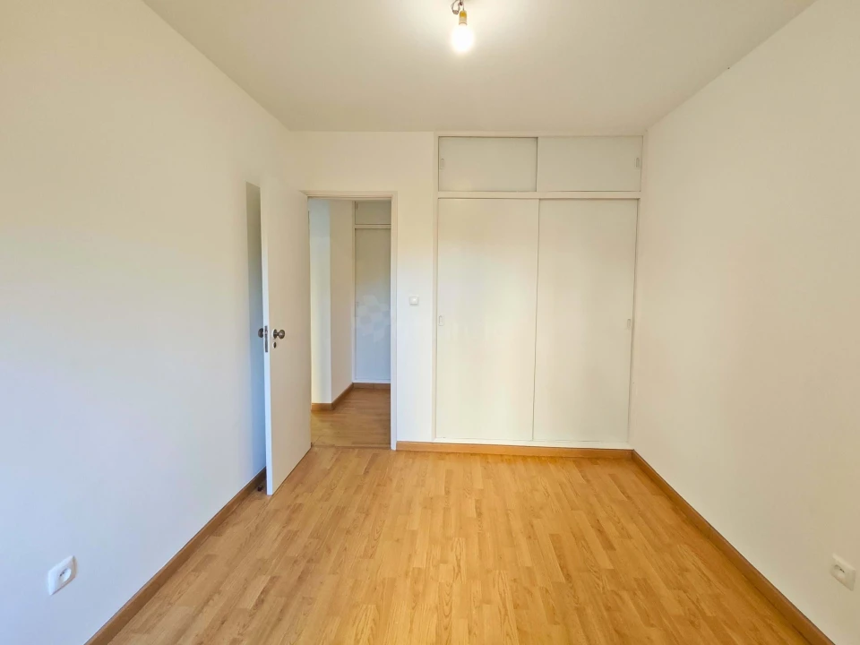 Apartamento T7 para Venda em Santo António dos Cavaleiros e Frielas Foto 22