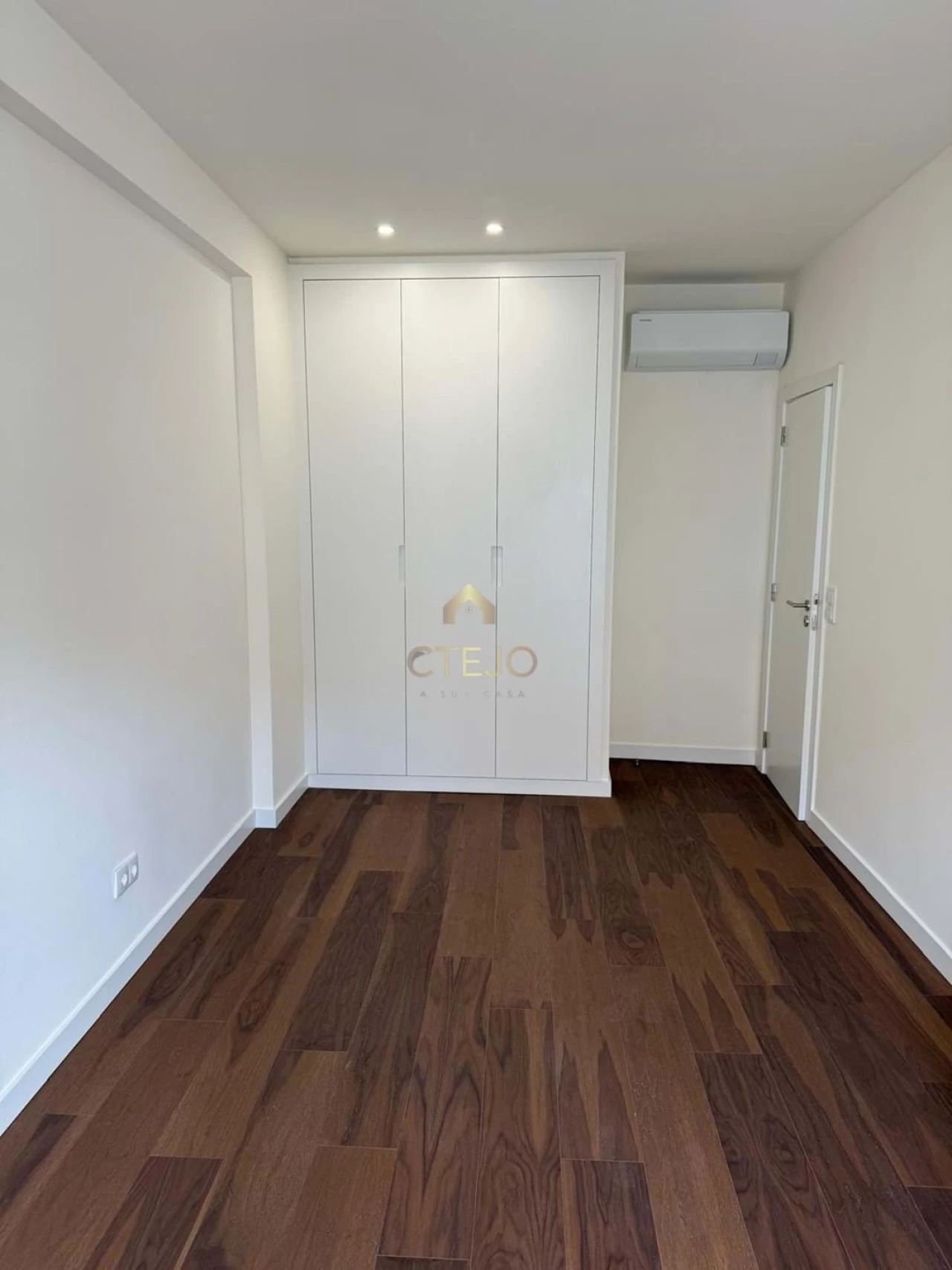 Apartamento T2 para Venda em Odivelas Foto 13