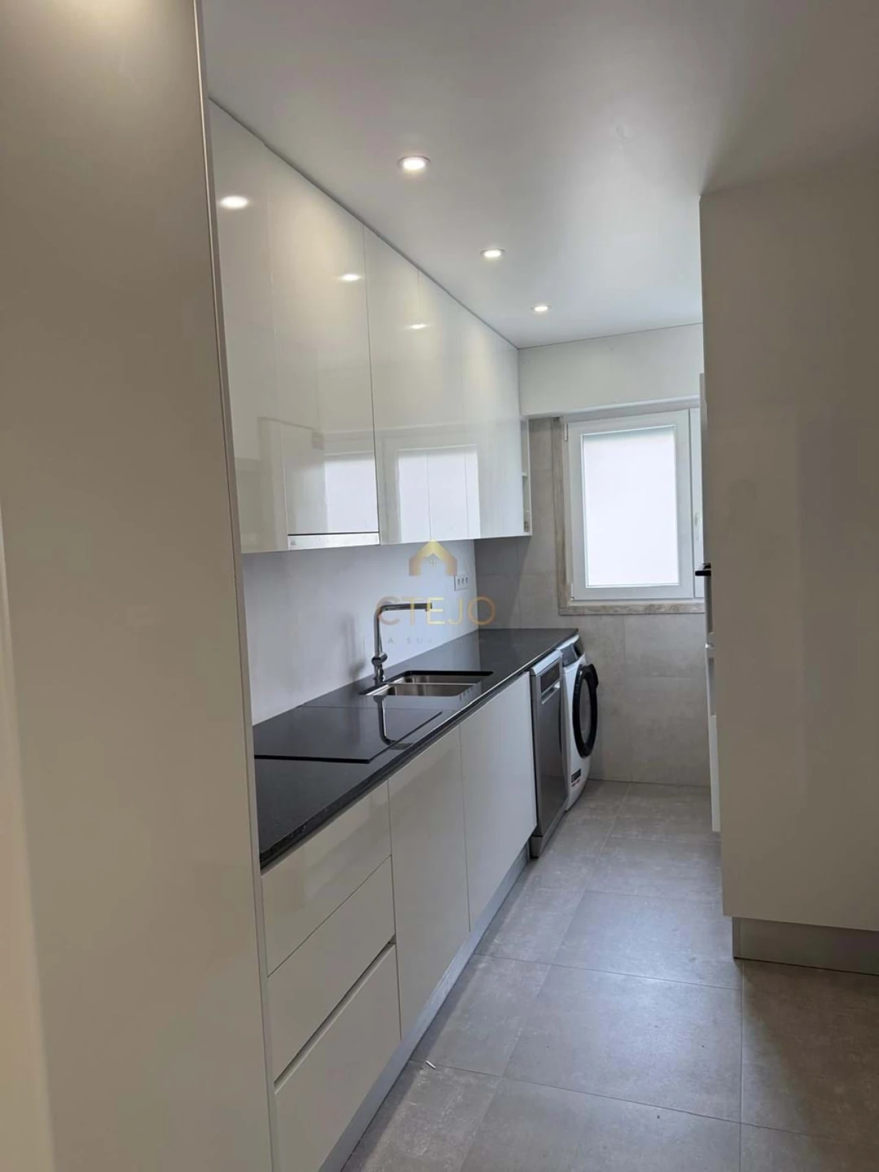 Apartamento T2 para Venda em Odivelas Foto 1