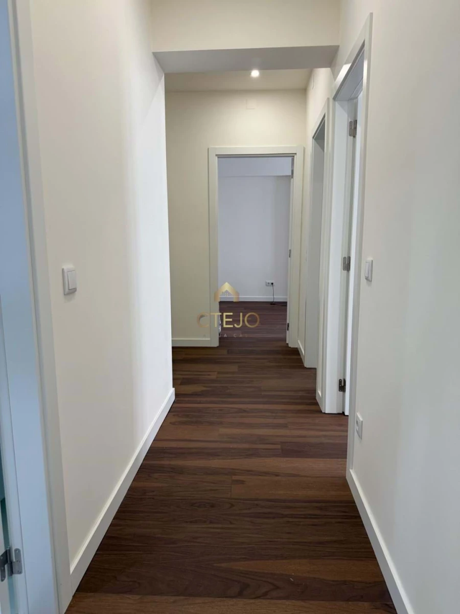 Apartamento T2 para Venda em Odivelas Foto 4