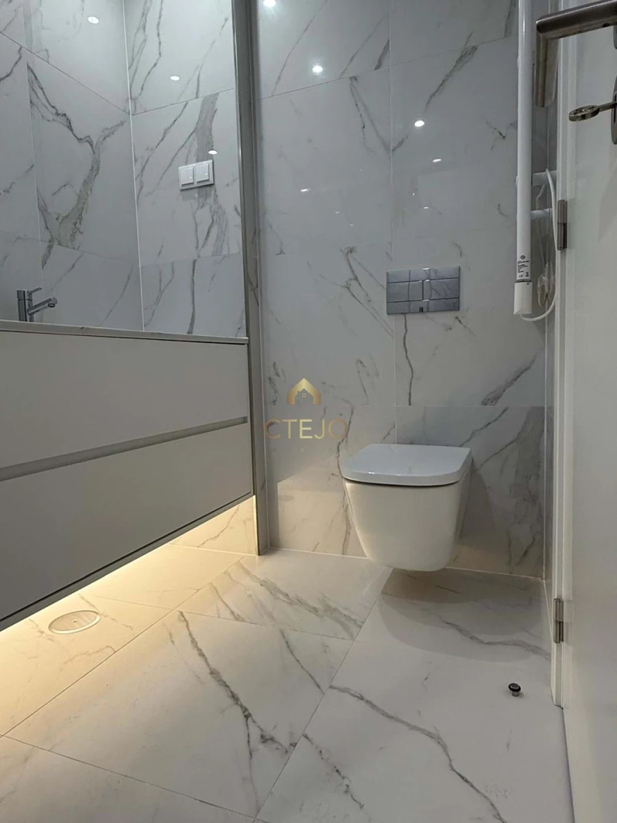 Apartamento T2 para Venda em Odivelas Foto 7