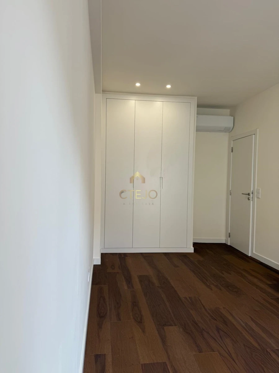 Apartamento T2 para Venda em Odivelas Foto 12
