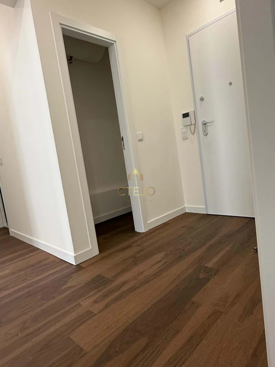 Apartamento T2 para Venda em Odivelas Foto 5
