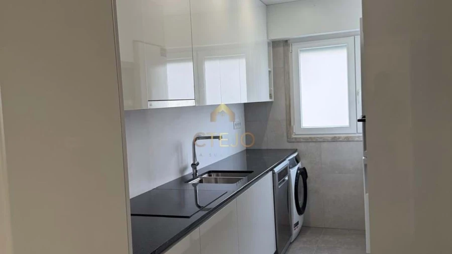 Apartamento T2 para Venda em Odivelas