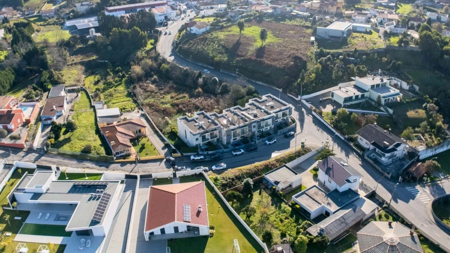 Moradia T3 para Venda em Grijo Foto 32