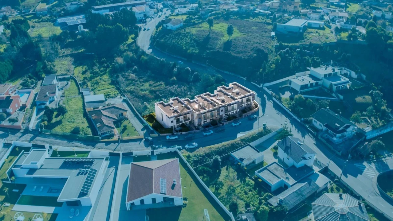 Moradia T3 para Venda em Grijo Foto 3