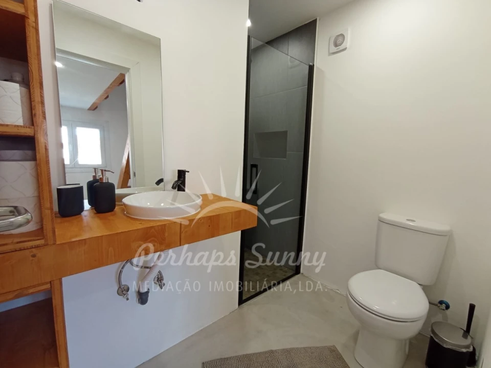 Moradia T1 para Arrendamento em Santa Maria do Castelo e Santiago e Santa Susana Foto 9