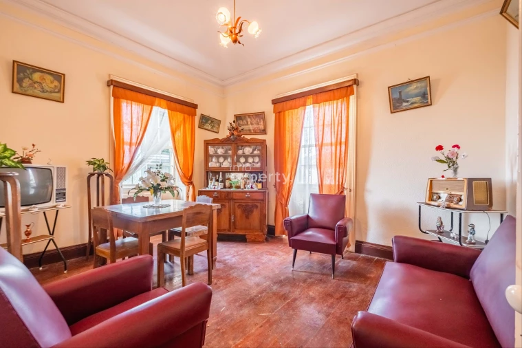 Moradia T2 para Venda em Santo Antonio Foto 3