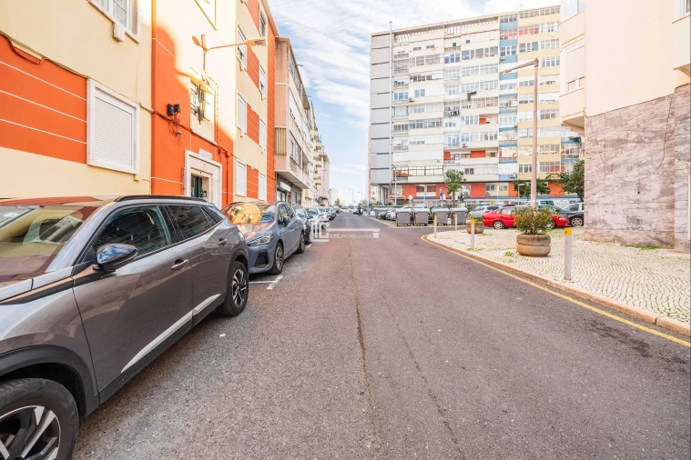 Apartamento T2 para Arrendamento em Moscavide e Portela Foto 35