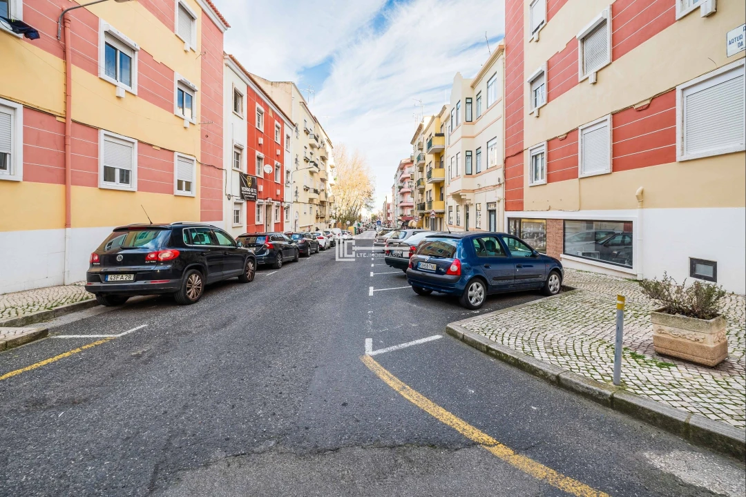 Apartamento T2 para Arrendamento em Moscavide e Portela Foto 37