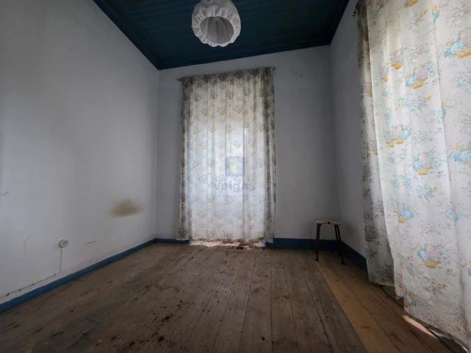 Moradia T4 para Venda em Alvorninha Foto 4