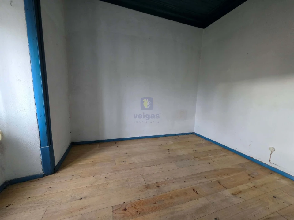 Moradia T4 para Venda em Alvorninha Foto 3