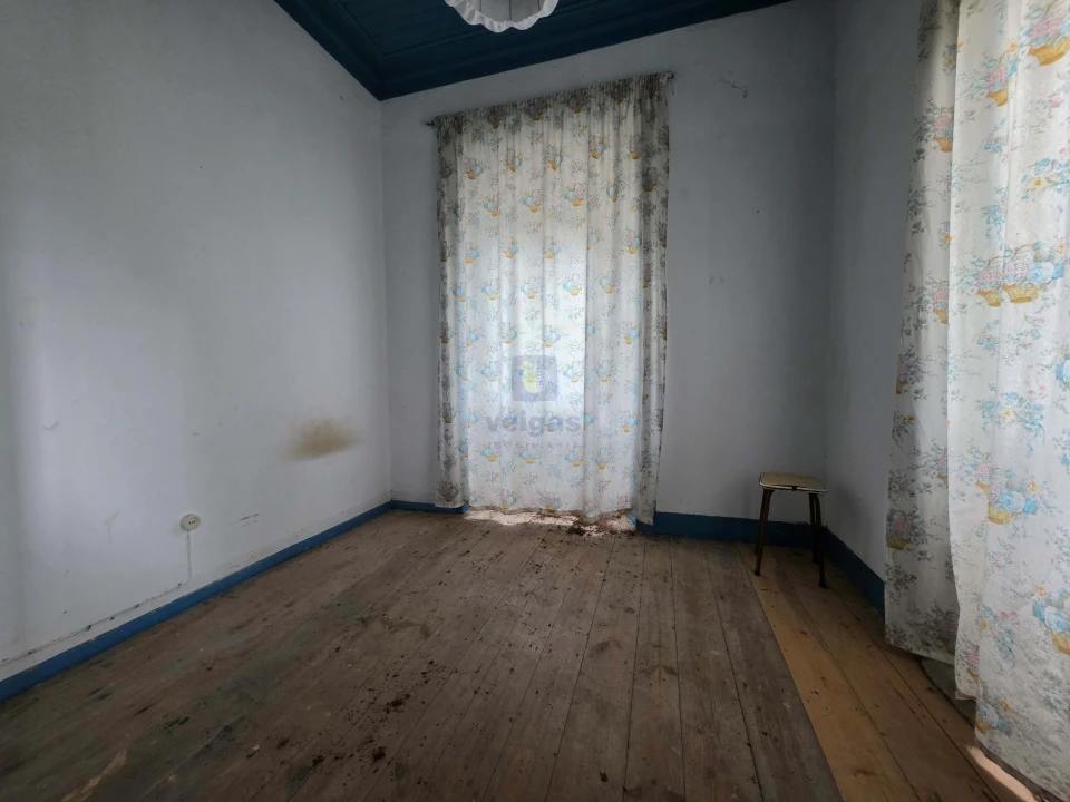 Moradia T4 para Venda em Alvorninha Foto 5