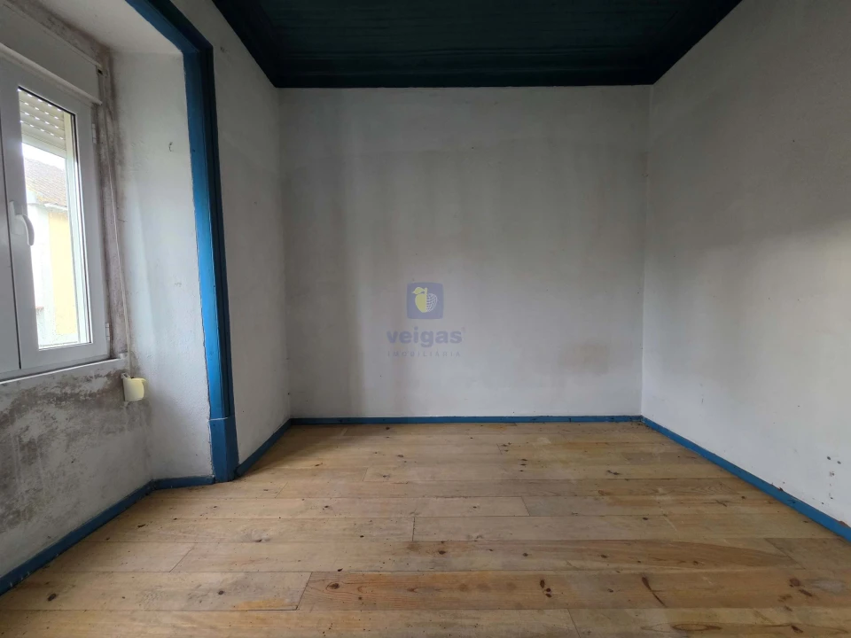 Moradia T4 para Venda em Alvorninha Foto 2