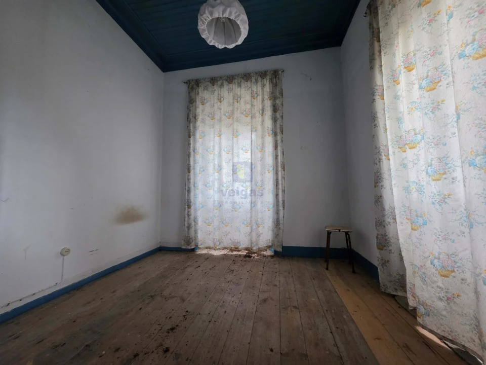 Moradia T4 para Venda em Alvorninha Foto 4