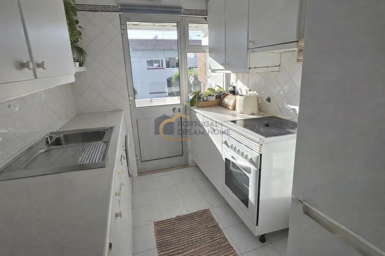 Apartamento T2 para Venda em Quarteira Foto 8
