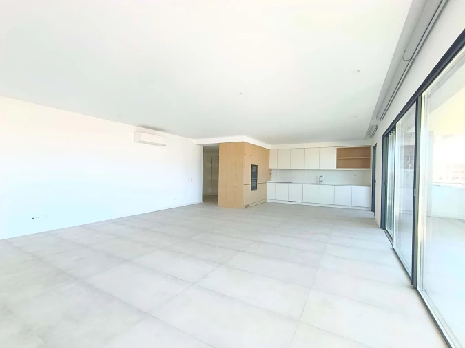 Apartamento T3 para Venda em Portimão Foto 3