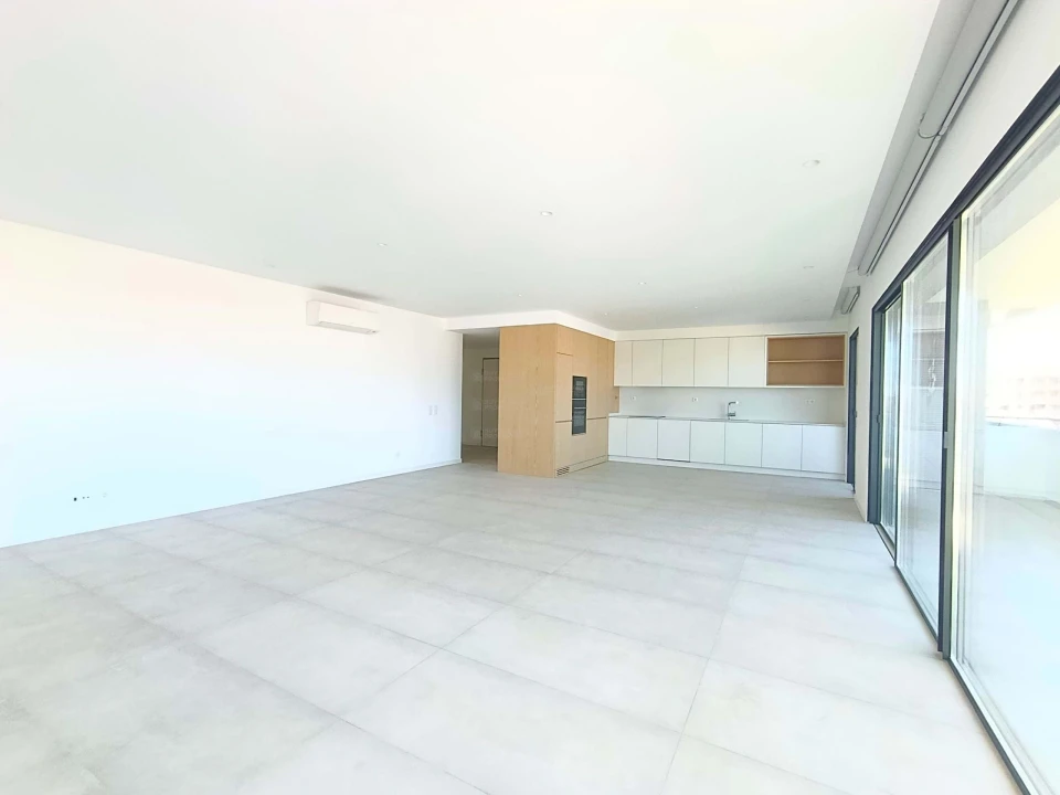 Apartamento T3 para Venda em Portimão Foto 3