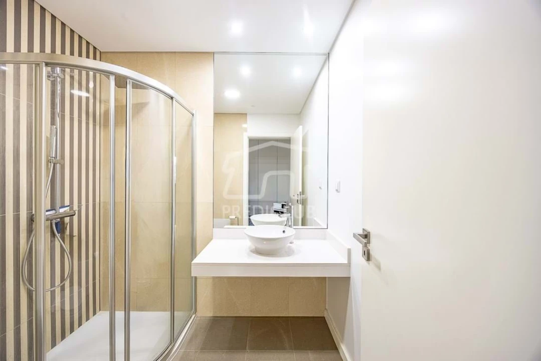 Apartamento T2 para Venda em São Martinho Foto 9