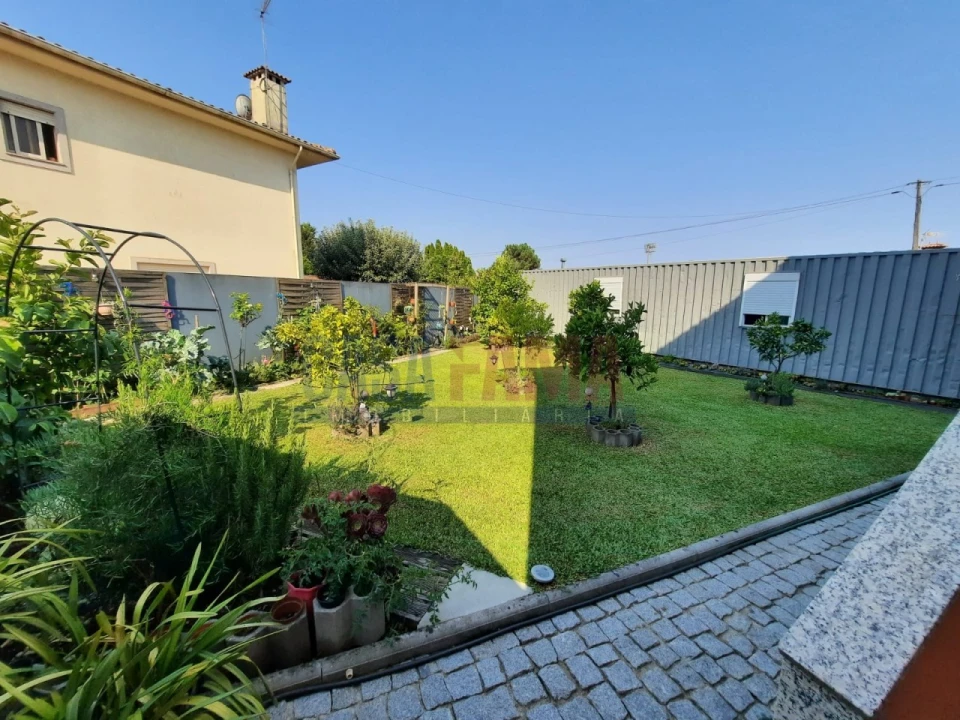 Moradia T3 para Venda em Areias, Sequeirô, Lama e Palmeira Foto 5