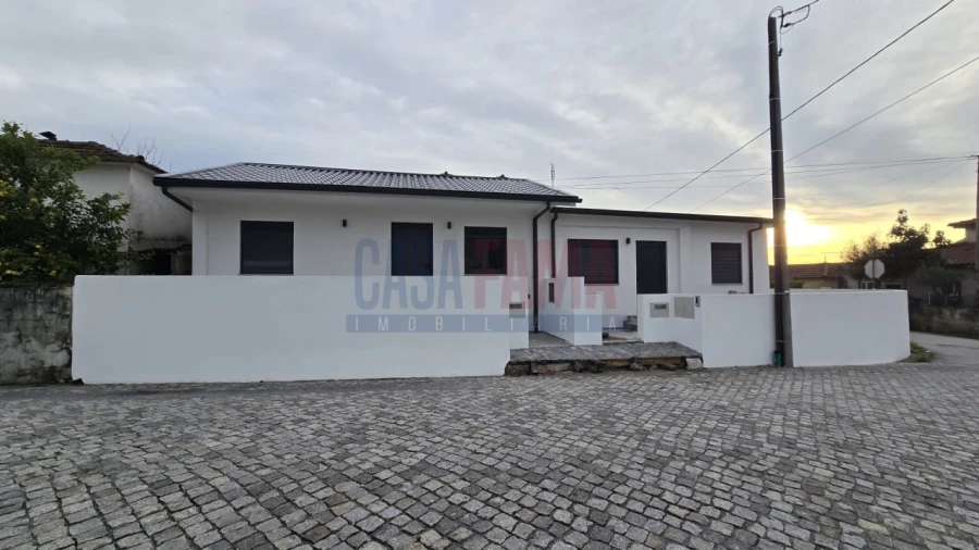 Moradia T1 para Venda em Fradelos Foto 1