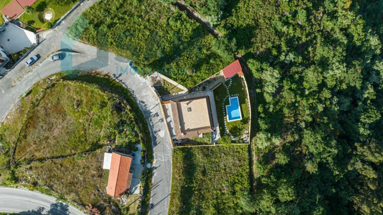 Moradia T6 para Venda em Ruivães e Campos Foto 8