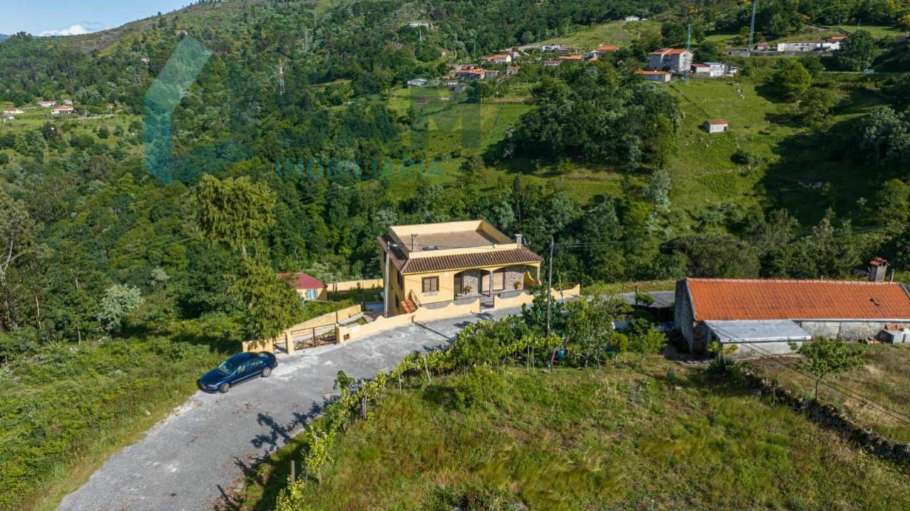 Moradia T6 para Venda em Ruivães e Campos Foto 11