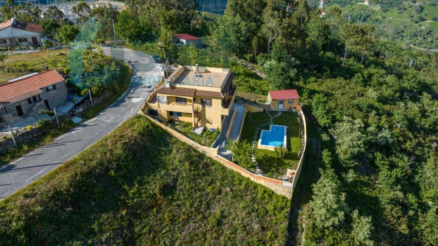 Moradia T6 para Venda em Ruivães e Campos Foto 12