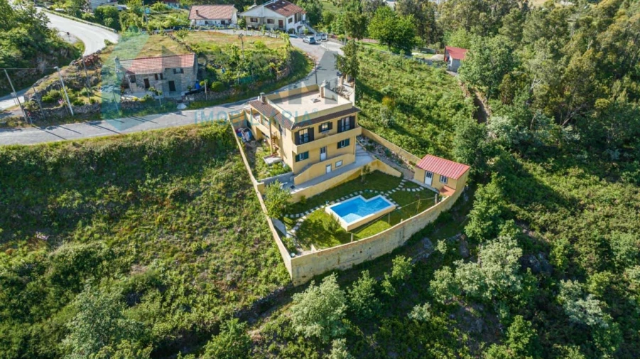 Moradia T6 para Venda em Ruivães e Campos Foto 13