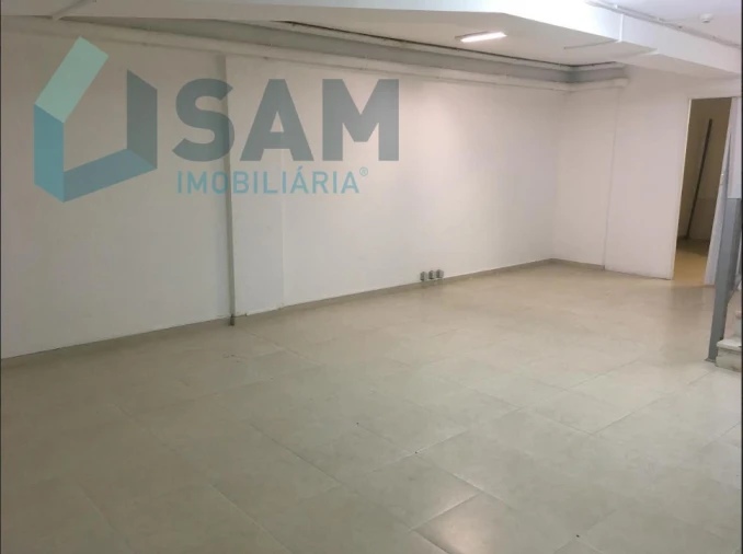 Loja para Arrendamento em Santa Maria, São Pedro e Matacães Foto 5