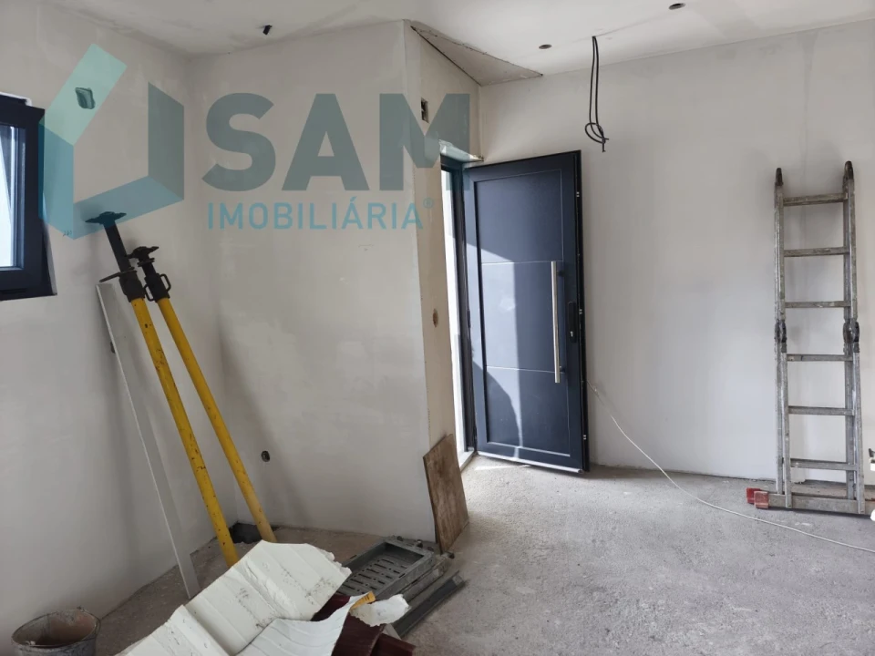 Moradia T2 para Venda em Santa Maria, São Pedro e Matacães Foto 8