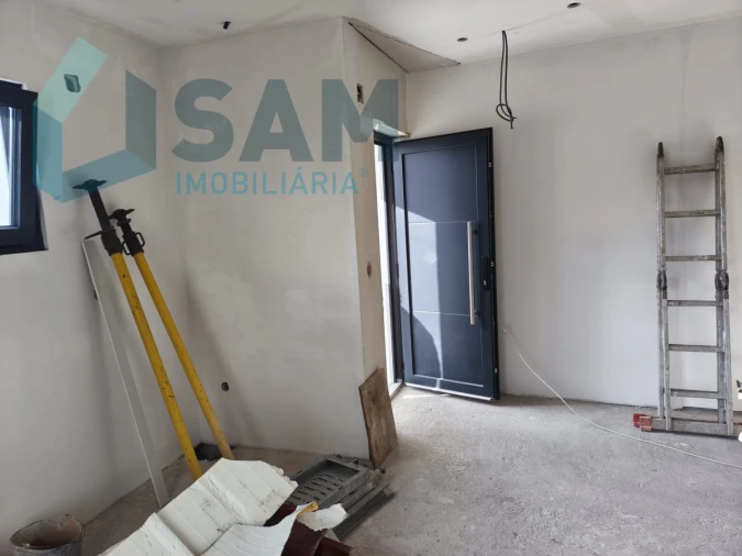 Moradia T2 para Venda em Santa Maria, São Pedro e Matacães Foto 8