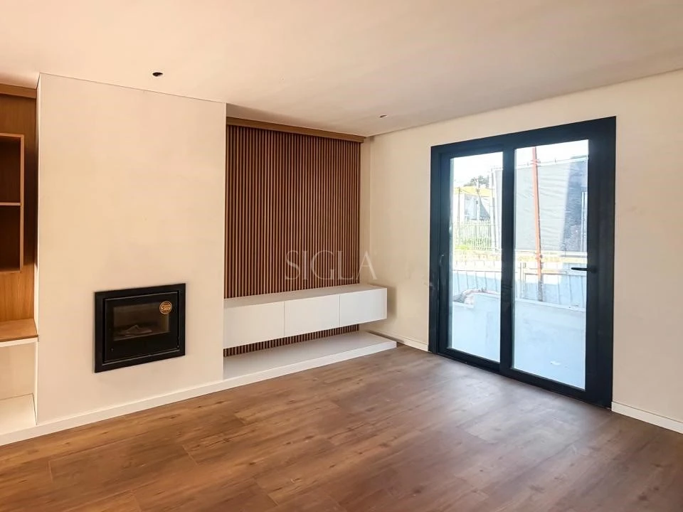 Moradia T3 para Venda em Madalena Foto 3