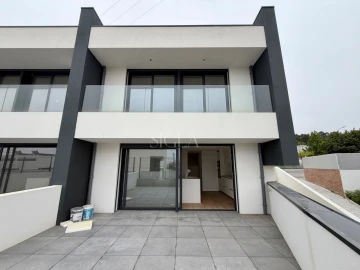 Moradia T3 para Venda em Madalena