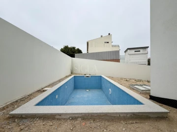Moradia T3 para Venda em Madalena