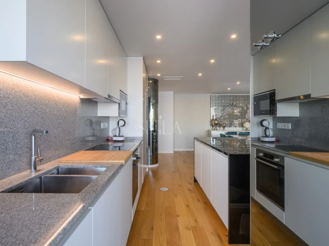 Apartamento T4 para Arrendamento em Canidelo Foto 12